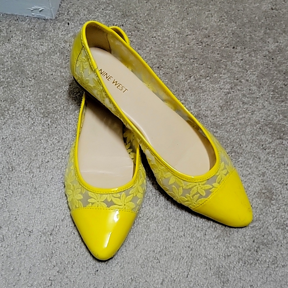 Yellow flowered flat